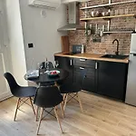 Leut & Lanterna Апартаменты Вис