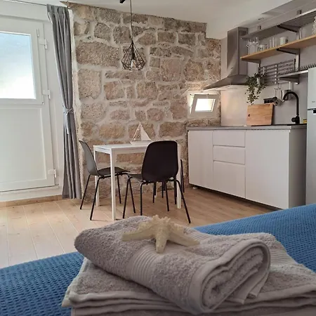Leut & Lanterna Apartmán